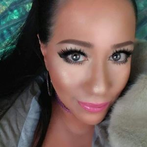 Meet your Posher, Yvette